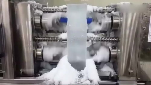 制冰廠(chǎng)與網(wǎng)絡(luò)工程 冰塊切割與夏日清涼背后的技術(shù)協(xié)奏